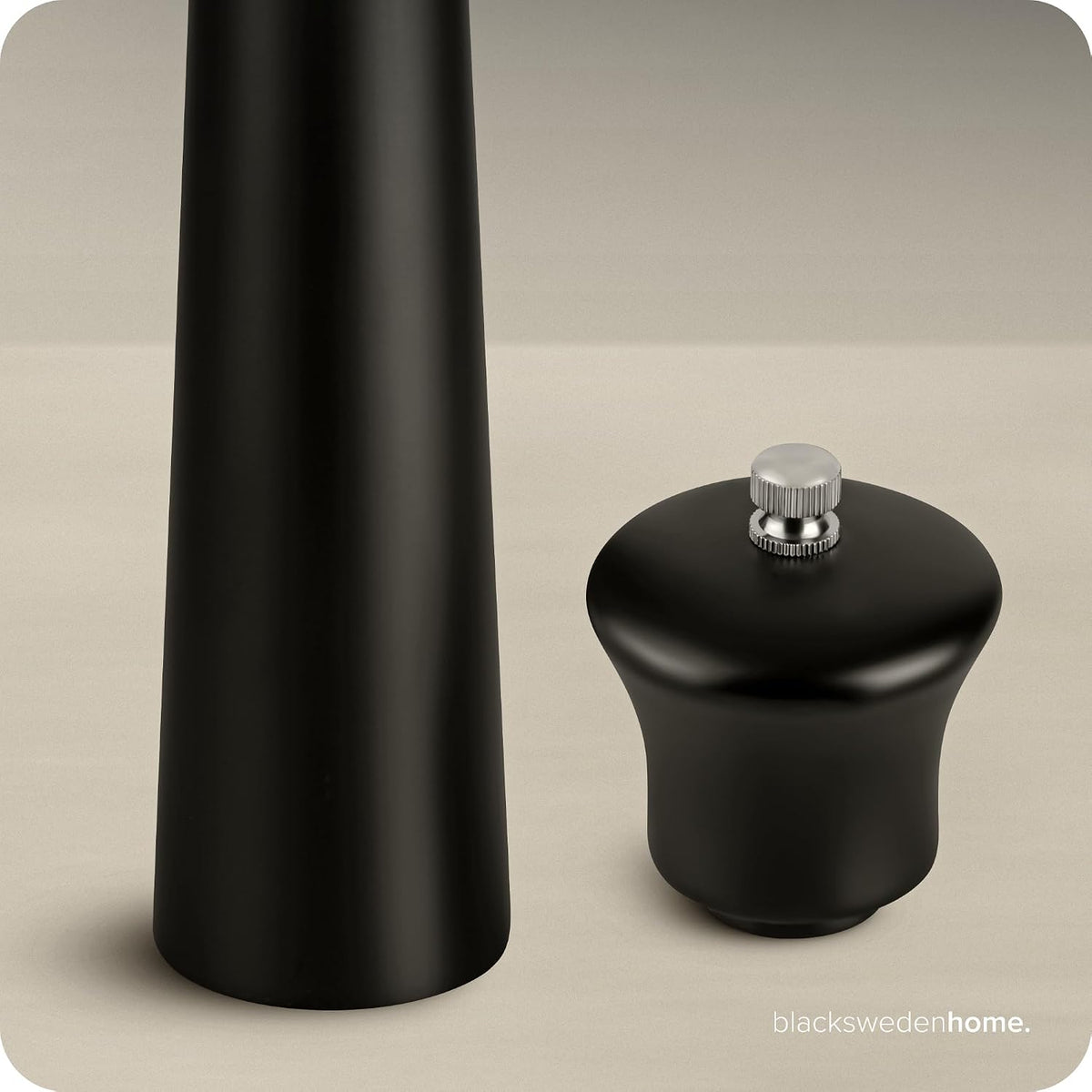 Black Sweden Home Salt and Pepper Mill in Wood - Elegant Salt and Pepper Mill Set - Pepper Mill with Black and White Design - Ceramic Spice Mill - Nordic Style - Perfect for Modern Table