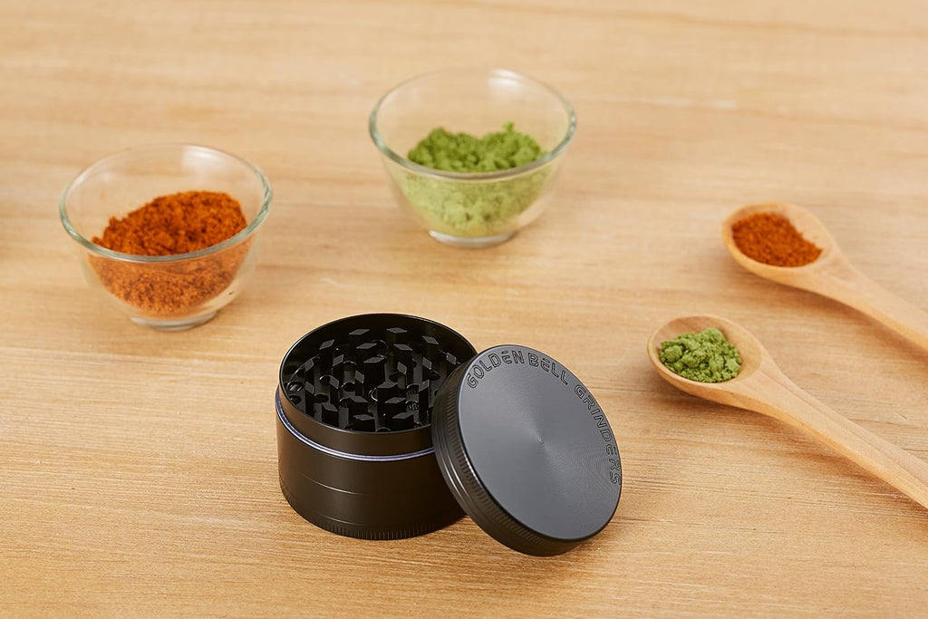LIHAO Grinder Macina per Spezie e Erbe in Lega di Zinco in 4 pezzi, Nero, Design Ergonomico, 2”(50mm)